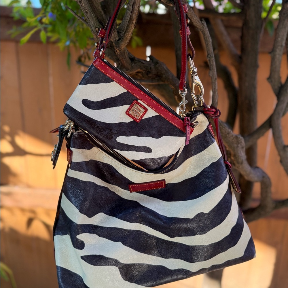 Dooney & Bourke Zebra Print Shoulder large Sac handbag with Wristlet & Key Fob